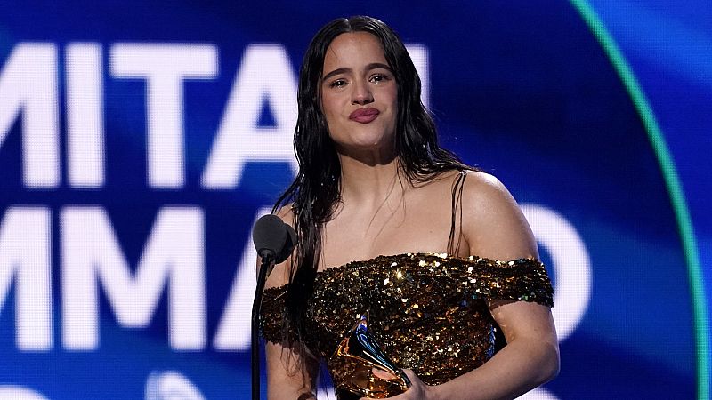 La TV estadounidense censura a Rosalía en los Grammy Latinos 2022: así se defiende la cantante