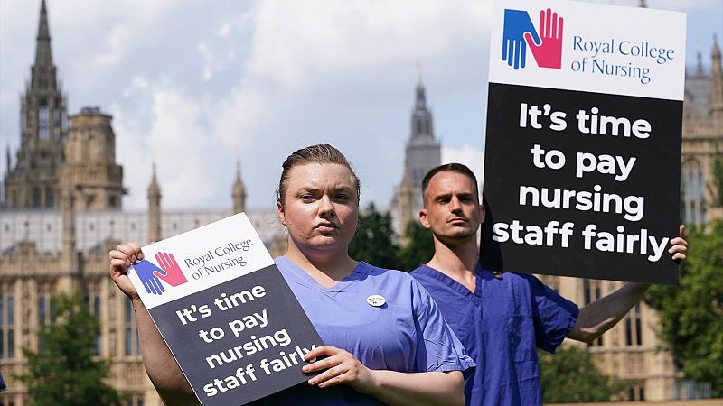 El Sindicato de Enfermería de Reino Unido convoca una huelga por primera vez en su historia