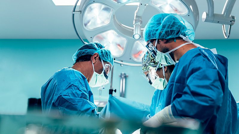 Las listas de espera quirúrgicas suman más de 80.000 nuevos pacientes en un año y superan las 742.000 personas