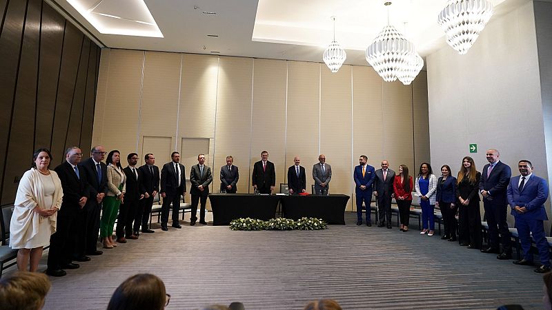 La oposición y el gobierno venezolanos acuerdan recuperar los recursos del Estado