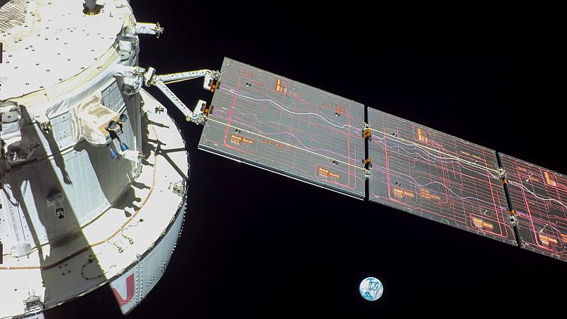 La cápsula Orión rompe el récord de la Apolo 13 a más de 400.000 kilómetros de la Tierra