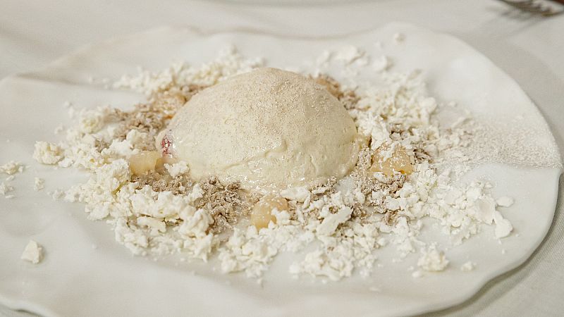 Receta de eclipse lunar con lichis y rosas de Lorena Castell