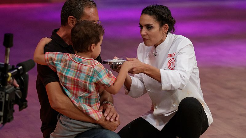 MasterChef Celebrity: El hijo de Lorena Castell apareció por sorpresa en la final