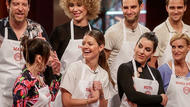 Las dos pandillas que se han formado en 'MasterChef Celebrity': ¿Con quién se lleva mejor Lorena Castell?