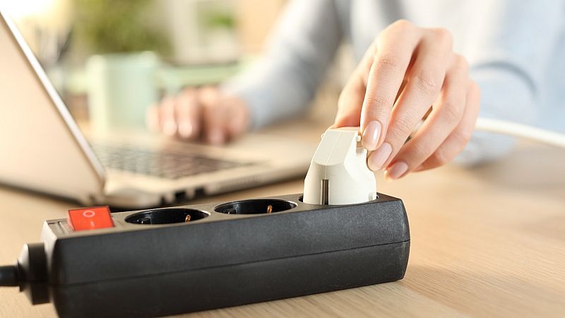 La luz repunta este viernes casi un 6%, hasta los 218 euros/MWh