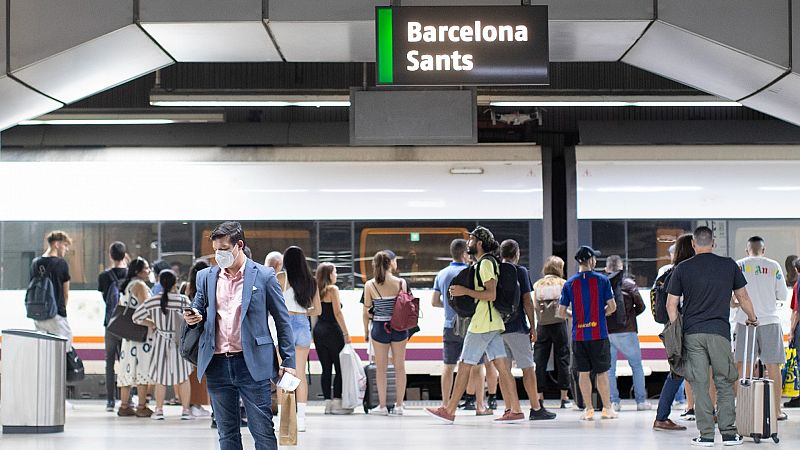 Renfe modifica las normas de los abonos gratuitos: retirará la fianza a los que reserven tres veces sin viajar
