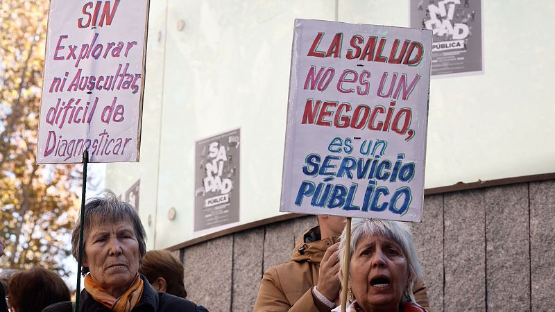 España es uno de los países con más médicos de Europa, pero donde están peor pagados
