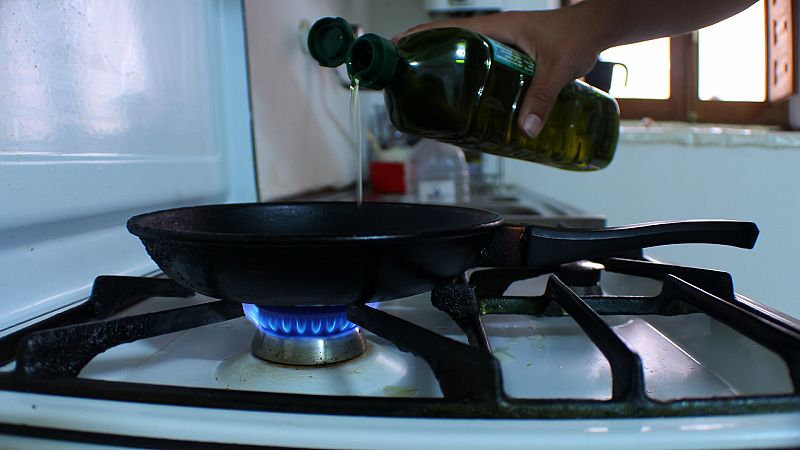 Las ofertas de gas natural de las comercializadoras en diciembre son al menos el doble de caras que la TUR