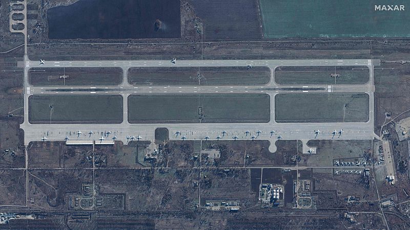 Rusia acusa a Ucrania de atacar con drones dos bases aéreas a cientos de kilómetros de la frontera