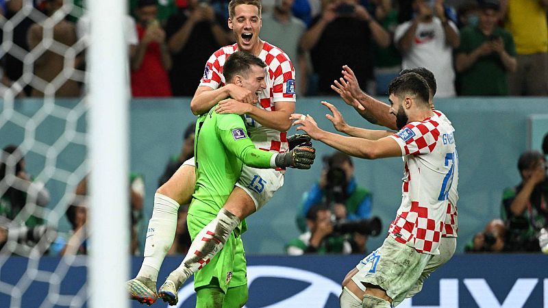 Livakovic salva a Croacia en los penaltis y deja a Japón fuera de los cuartos del Mundial
