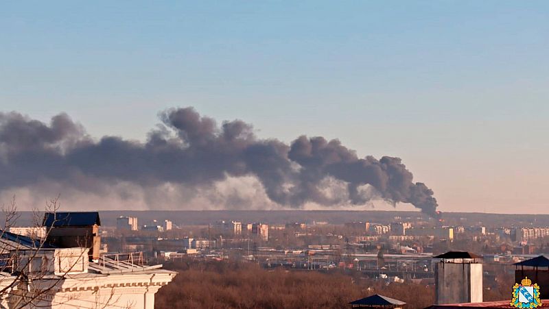 Rusia denuncia un tercer ataque con drones a una base aérea en su territorio mientras Ucrania permanece en máxima alerta