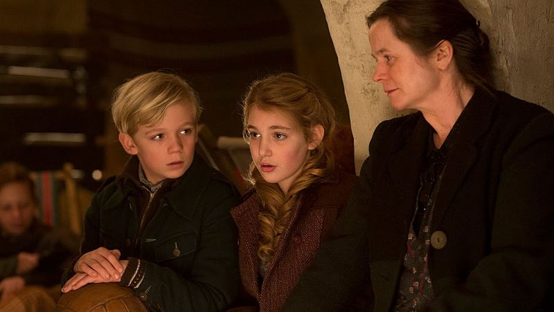 La niña que se enfrentó a la "purga" de Hitler con libros y literatura