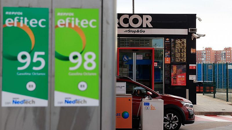 La gasolina y el gasóleo marcan sus precios más bajos desde octubre y febrero