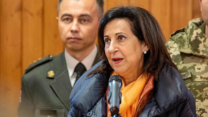 Robles anuncia que expulsarán a los responsables del presunto sorteo de una prostituta en el cuartel del Bruc