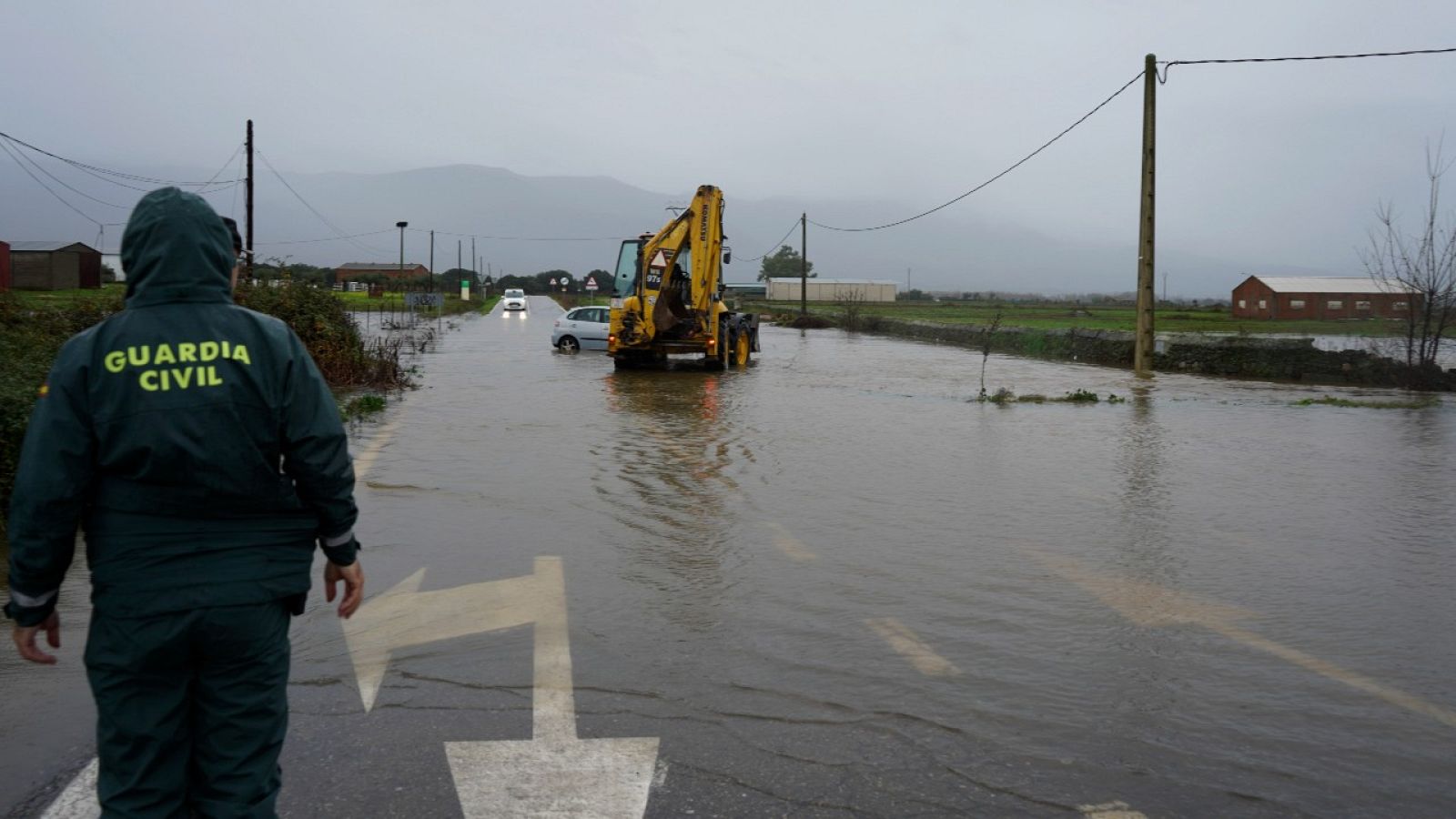 Cortada la carretera entre Cáceres y Badajoz por las intensas lluvias | Ver