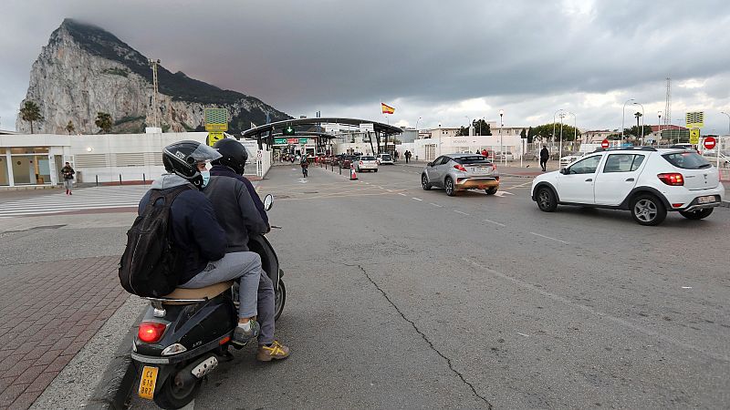 España amplía las prestaciones por desempleo de los trabajadores en Gibraltar por el 'Brexit' hasta 2024