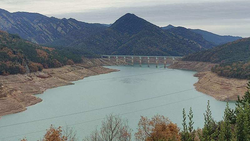 Els embassaments continuen buidant-se, malgrat les pluges