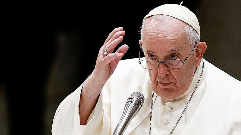 El papa revela que firmó su renuncia en caso de impedimento médico hace más de 9 años