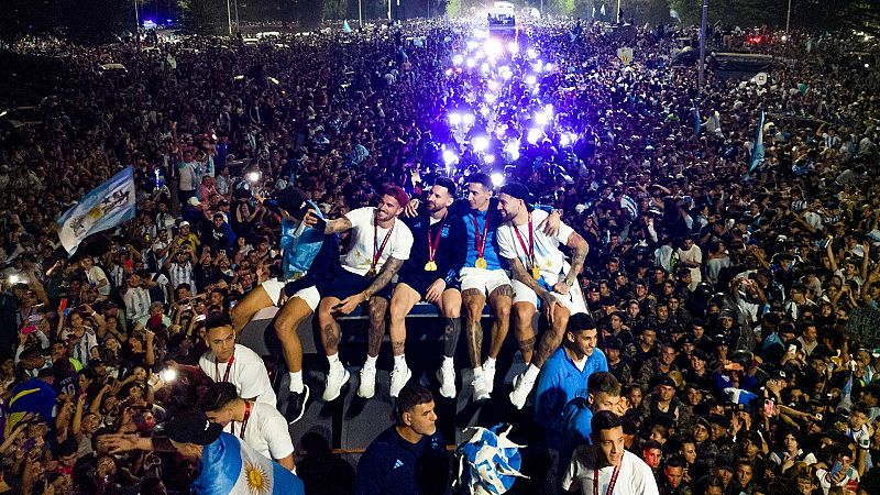 "Y todo el pueblo cantó": el realismo mágico en la Argentina de Leo Messi