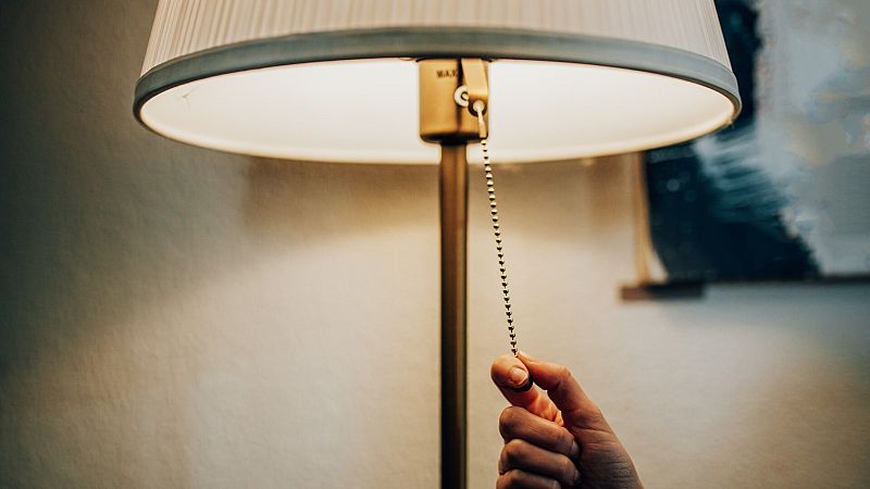 El precio de la luz baja a 52 euros MW/h este jueves, su mínimo en un año y medio