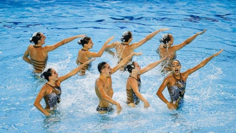 Se permite la participacin masculina en natacin artstica en Pars 2024