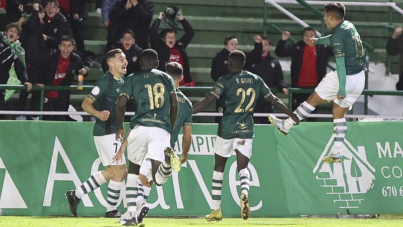 El Cacereño da la campanada eliminando al Girona y el Atlético de Madrid sufre para remontar al Arenteiro