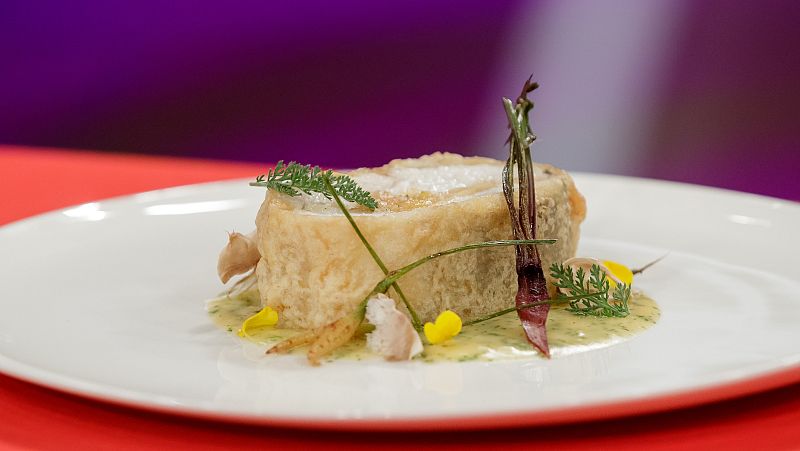 Receta de merluza rellena de gambas en salsa verde de Jos� Corbacho