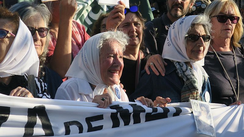 Las Abuelas de la Plaza de Mayo identifican al "nieto 131" robado por la dictadura argentina