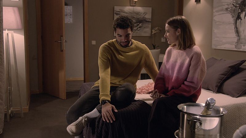 'Servir y proteger': Iris e Isma pasan su primera noche juntos!