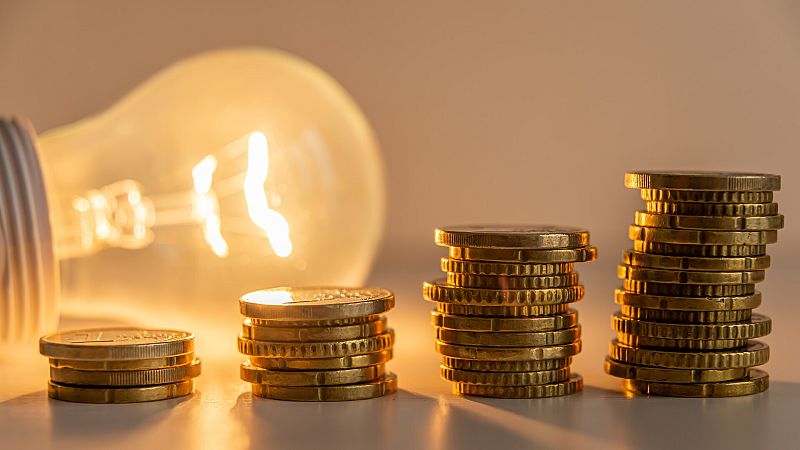 El precio de la luz sube este sábado hasta 34,36 euros/MWh, el segundo más bajo de diciembre
