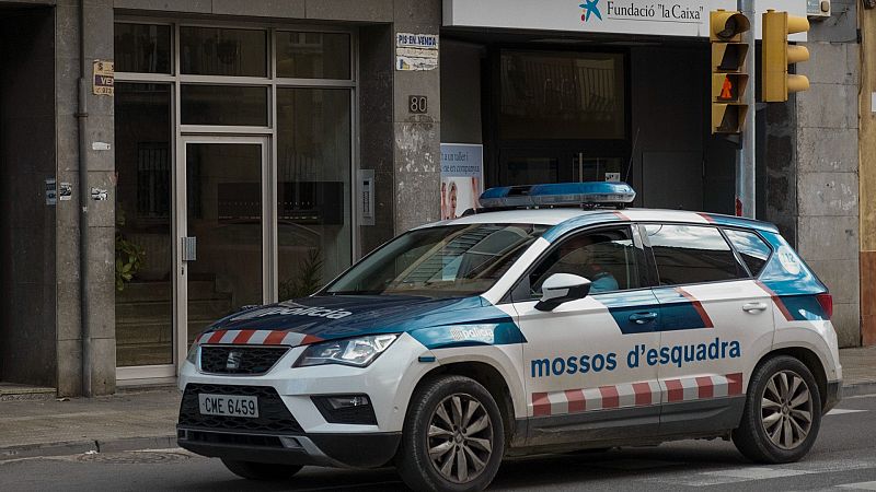 Una jueza envía a prisión a la 'manada de Casteldefells' por violar en grupo a tres jóvenes