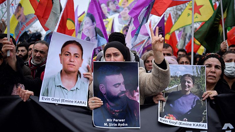 El autor del tiroteo en París confiesa que quería "matar kurdos" mientras una nueva protesta termina en disturbios