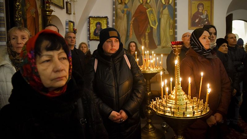 La batalla de las iglesias en Ucrania: "Hemos decidido celebrar la Navidad dos veces"