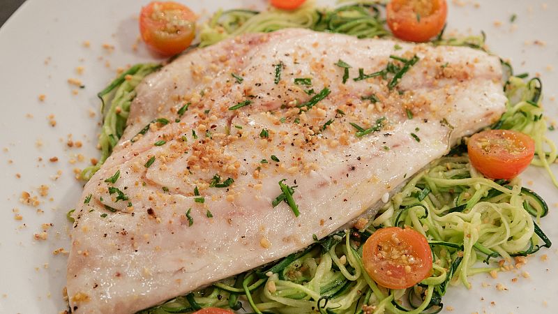 Receta de dorada con espaguetis de calabac�n de Anabel Alonso