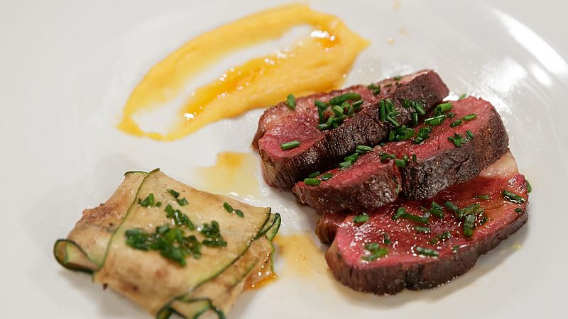 Receta de magret de pato con tallar�n de calabac�n de Cayetana Guill�n Cuervo