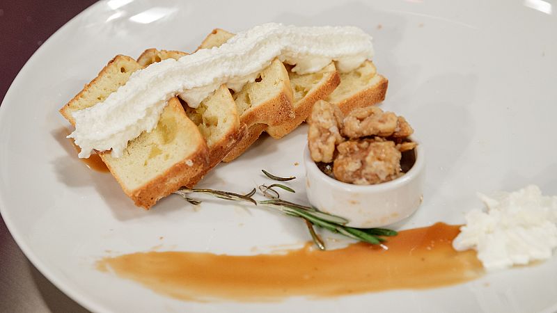 Receta de plum cake de manzana con romero de La Terremoto de Alcorc�n