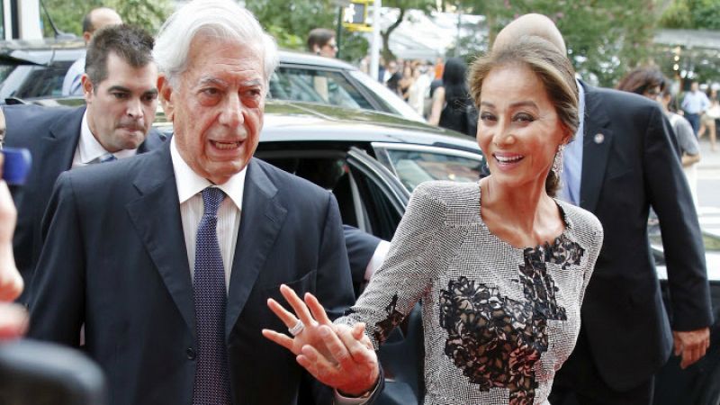 ¿Vargas Llosa se arrepintió de dejar a su mujer por Isabel Preysler y lo dijo en este cuento?