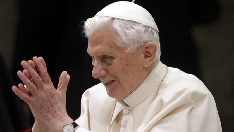 El papa emérito Benedicto XVI se encuentra "absolutamente lúcido", pero en estado grave