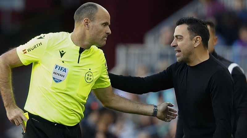 Xavi: "A Mateu se le ha descontrolado el partido, pero el empate es culpa nuestra"