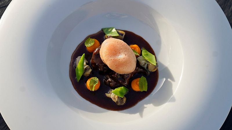 Receta de rabo de toro con ca�a�llas y menta