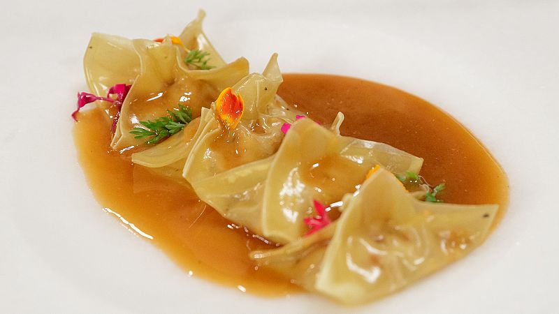 Receta de raviolis de wonton rellenos de marisco de Mario Vaquerizo