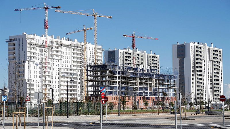 Comprar una vivienda requiere 16,4 años de sueldo en Baleares y más de ocho en Madrid y Cataluña