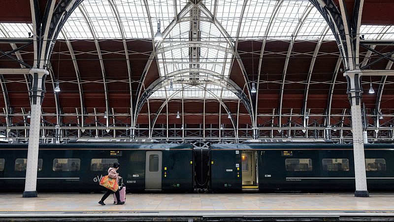 Cierran casi la mitad de líneas ferroviarias de Reino Unido por una huelga de 48 horas para exigir mejoras salariales