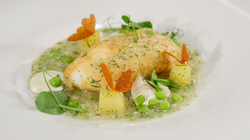 Receta de merluza en salsa verde con emulsi�n de pil pil de Anabel Alonso