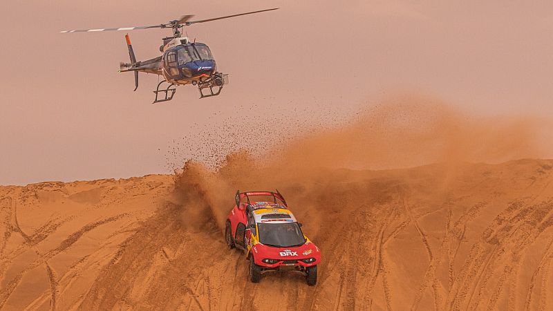 Dakar 2023, resumen de la etapa 10: Loeb busca la pica ante Al Attiyah y Kevin Benavides asalta el liderato en motos