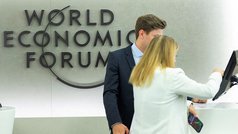 La crisis por el aumento del coste de la vida es el mayor riesgo económico a corto plazo, según el Foro de Davos