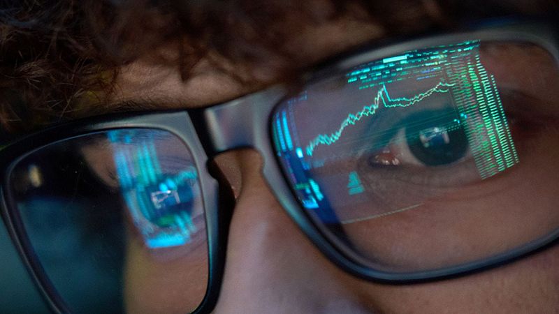 Las empresas deberán pagar las gafas a los empleados que las necesiten para trabajar con pantallas