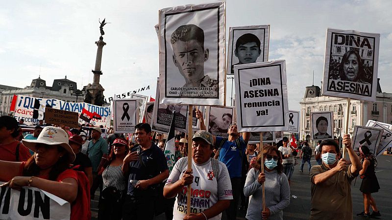 Miles de personas se manifiestan de forma pacífica en Lima para pedir la dimisión de la presidenta Dina Boluarte