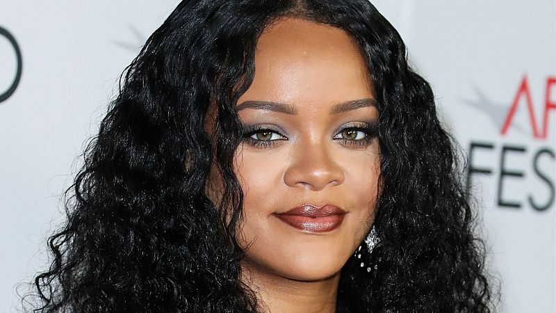 Rihanna incendia las redes mandando callar a todos antes de la Super Bowl