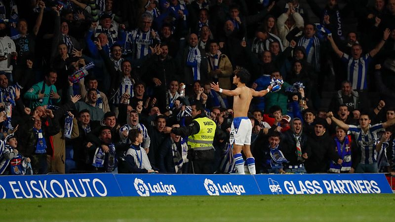 El derbi vasco tuvo de todo: gran ambiente, más de un golazo y polémica arbitral